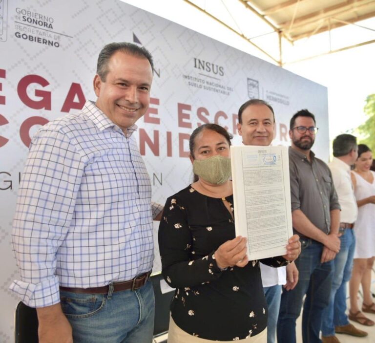 Participa Toño Astiazarán en entrega de escrituras a etnia Triqui en el poblado Miguel Alemán