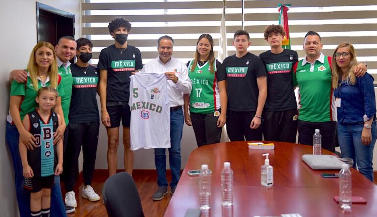 Recibe Toño Astiazarán a talento de la Selección Nacional U15 de basquetbol