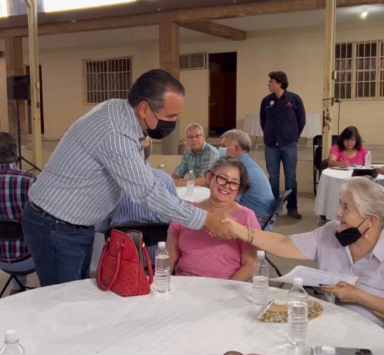 Responderá Presupuesto Creces a necesidades que exponen vecinos en sus colonias: Toño Astiazarán