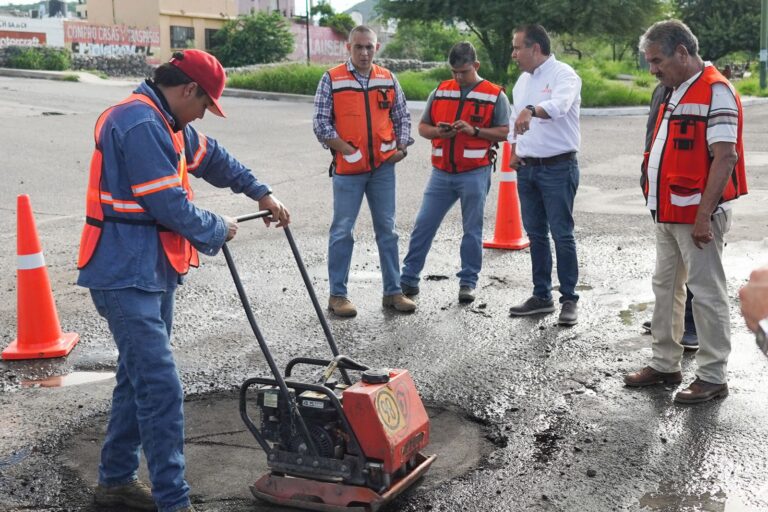 Supervisa Toño Astiazarán programa intensivo de bacheo