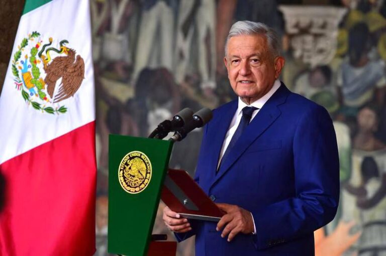 Importa más el bienestar del pueblo que el crecimiento económico, afirma AMLO en informe