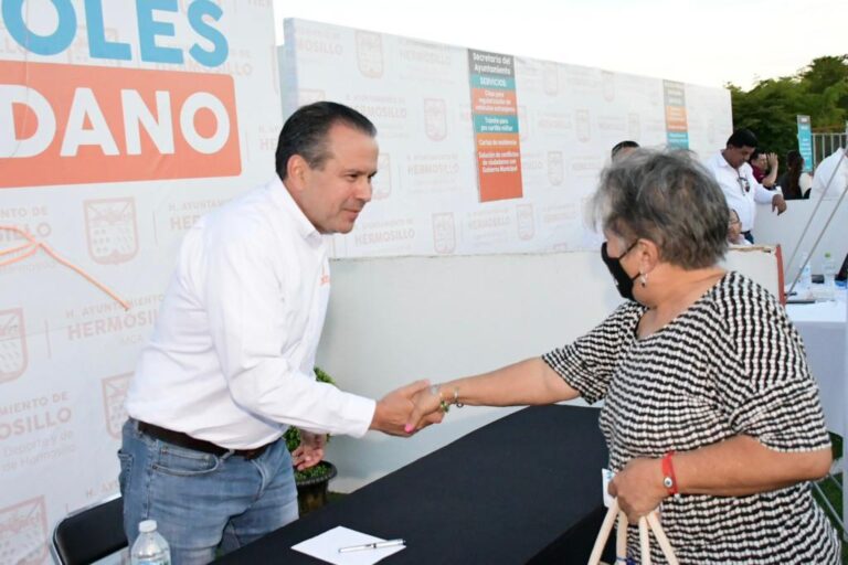 Encabeza Toño Astiazarán servicios del Ayuntamiento en la Café Combate