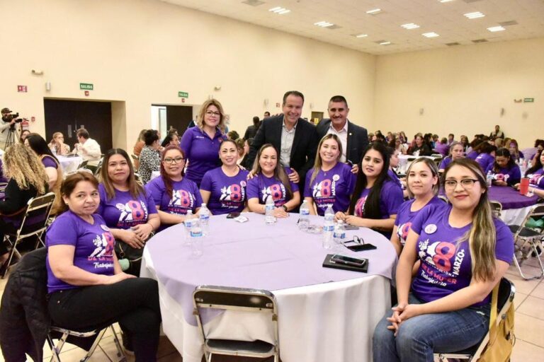 Reconoce Toño Astiazarán a mujeres trabajadoras