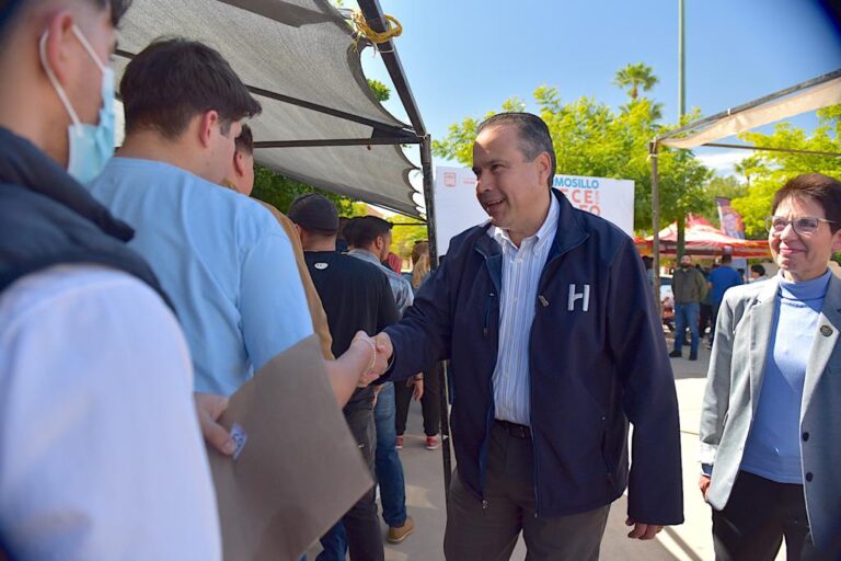 Supervisa Toño Astiazarán exitosa feria Hermosillo CRECE con Empleo