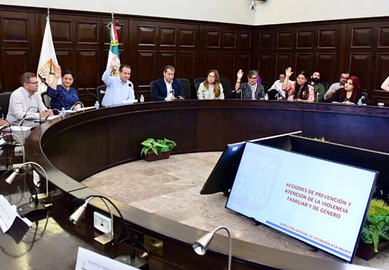 Avala Toño Astiazarán acciones a favor de las mujeres por instancias municipales