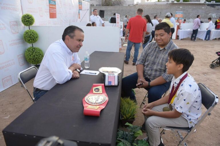 Celebra Toño Astiazarán exitoso Miércoles Ciudadano en Villas del Sur