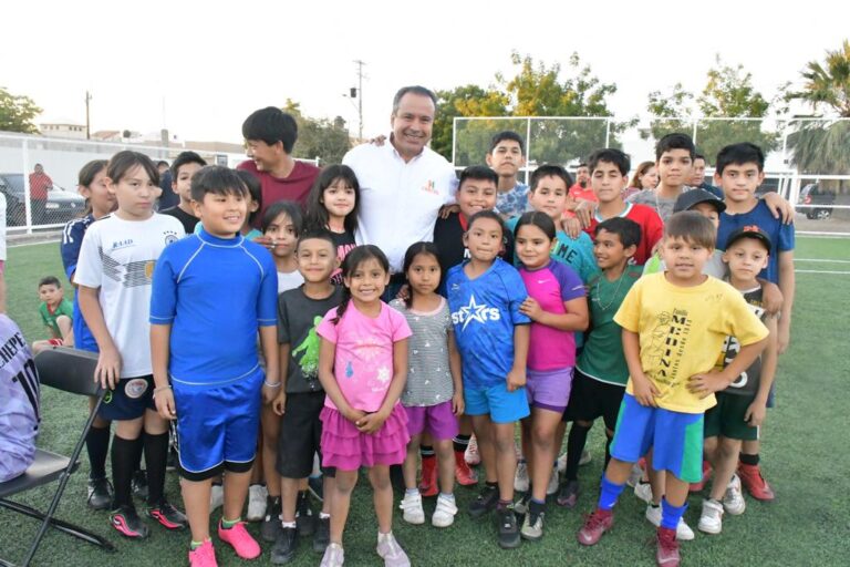 Cumple Toño Astiazarán compromiso al entregar mejoras a parque en Lomas de Linda Vista