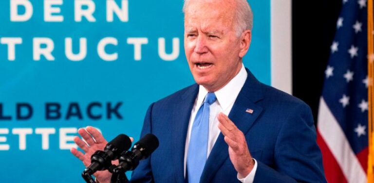 Biden intenta ‘ganarse’ a ‘dreamers’: EU permitirá que hijos de migrantes accedan a planes de salud