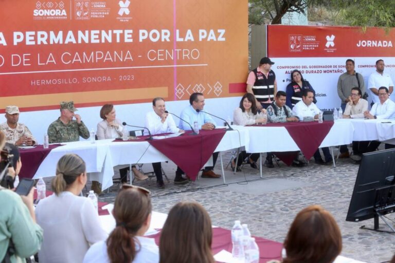 Toma protesta gobernador Alfonso Durazo a Red Vecinal Ciudadana en centro de Hermosillo