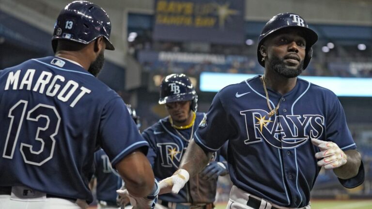 El mexicano Randy Arozarena conecta otro jonrón en triunfo de Tampa Bay, el único equipo invicto en Grandes Ligas