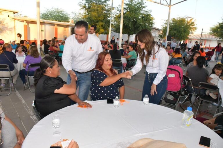 Conviven Toño Astiazarán y Patty Ruibal con mamás del sur de Hermosillo