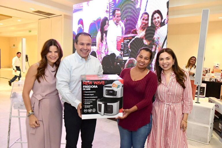 Reconoce Toño Astiazarán labor de padres y madres de los Comités Escolares de Hermosillo