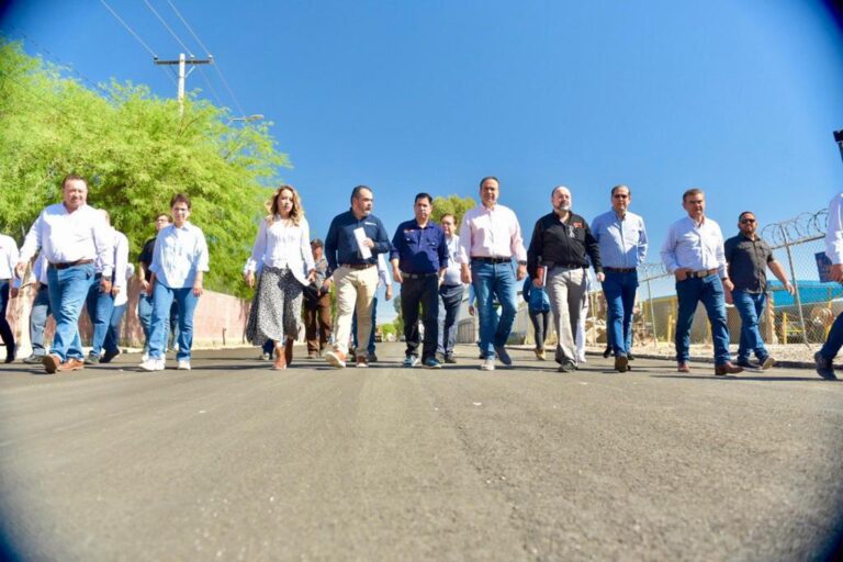 Supervisa Toño Astiazarán mejora de calle en Parque Industrial