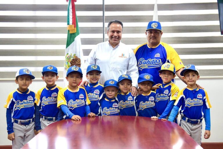 Se reúne Toño Astiazarán con la Selección Azul Buhitos UNISON