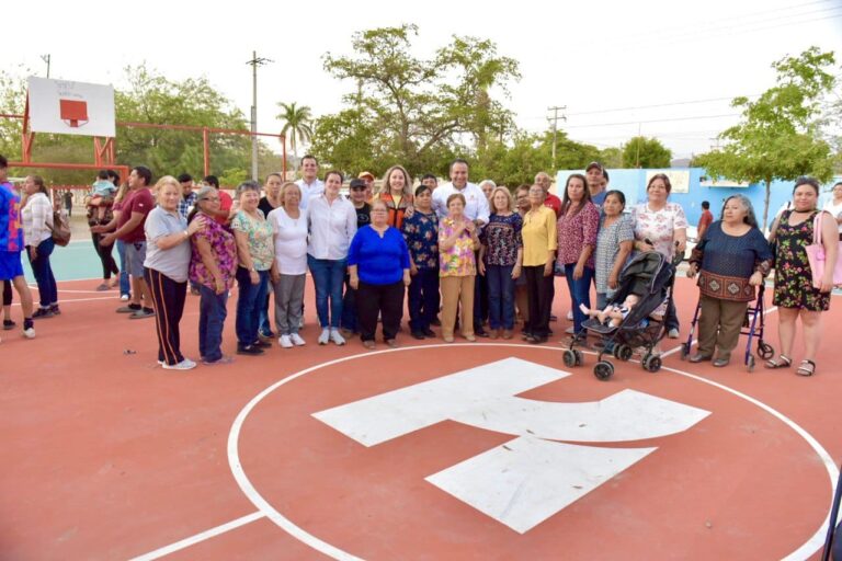 Entrega Toño Astiazarán a familias Parque rehabilitado en la colonia Virreyes