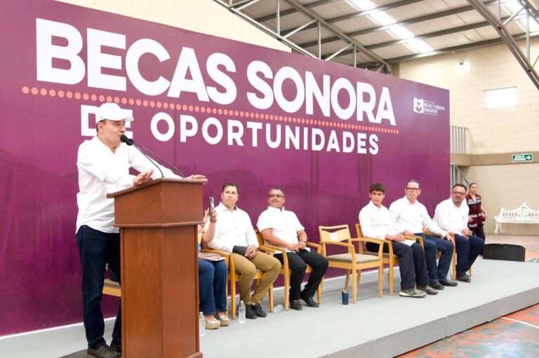 Con entrega de becas y mejoramiento de infraestructura, generamos desarrollo en Peñasco y Sonoyta: Alfonso Durazo