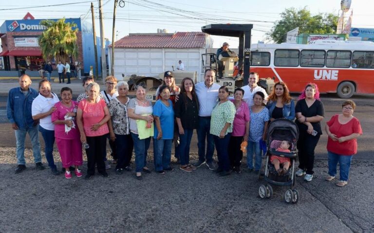 Supervisan Toño Astiazarán junto a residentes recarpeteo de bulevar Lázaro Cárdenas