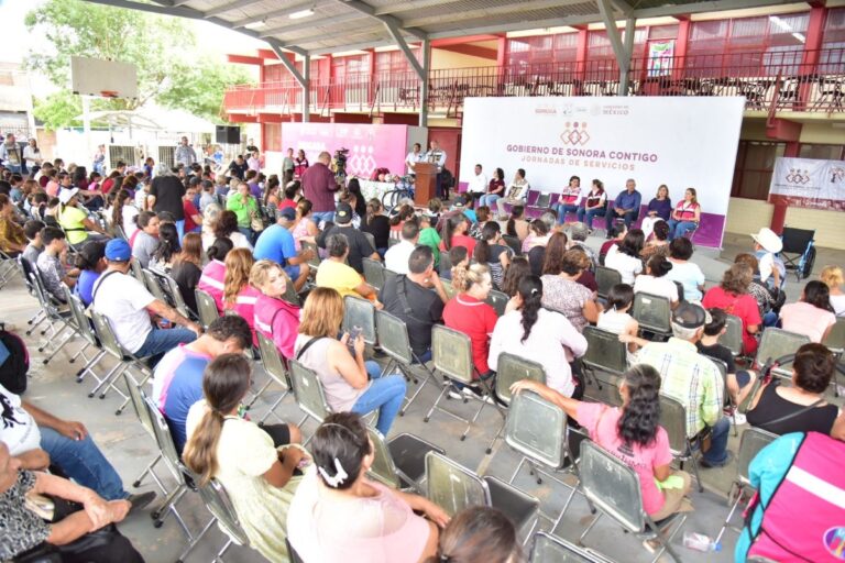 Atienden Gobierno de Sonora con trámites y servicios gratuitos a más de mil familias de la colonia Sahuaro