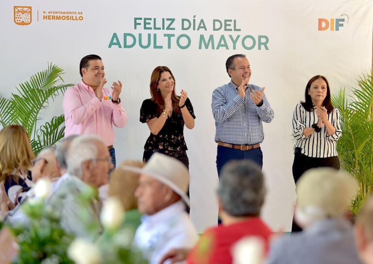 Celebran Patricia Ruibal y Antonio Astiazarán a abuelas y abuelos en su día